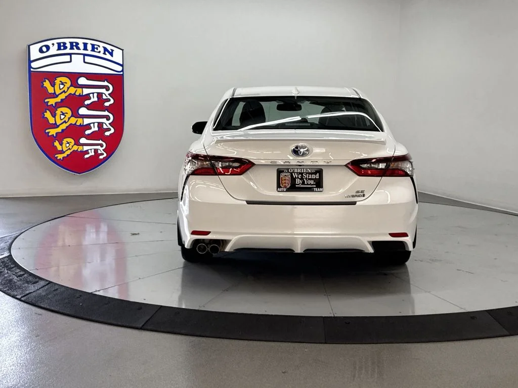 Used 2024 Ice Toyota SE image 11