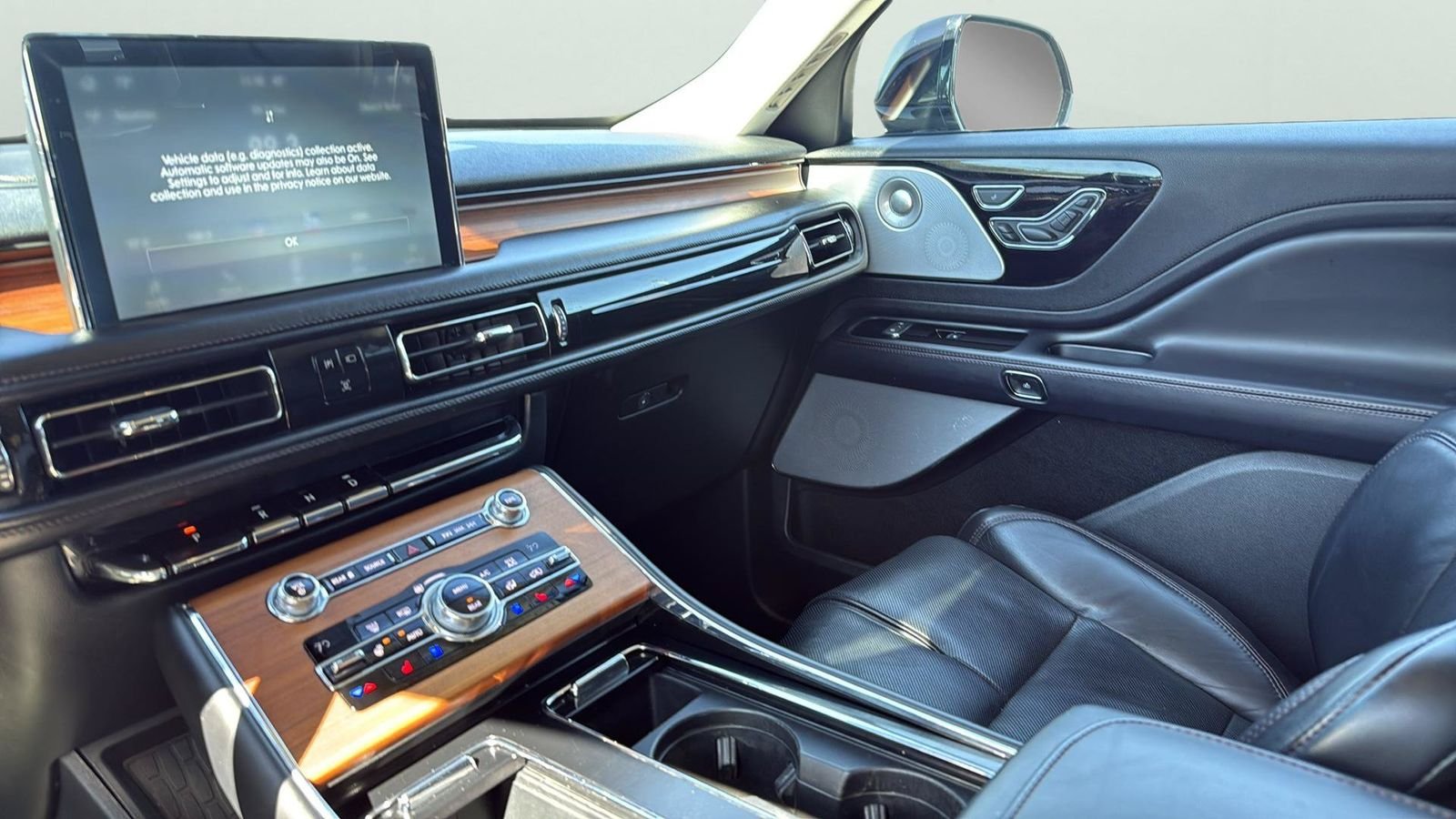 Used 2020 Black Lincoln Reserve image 26