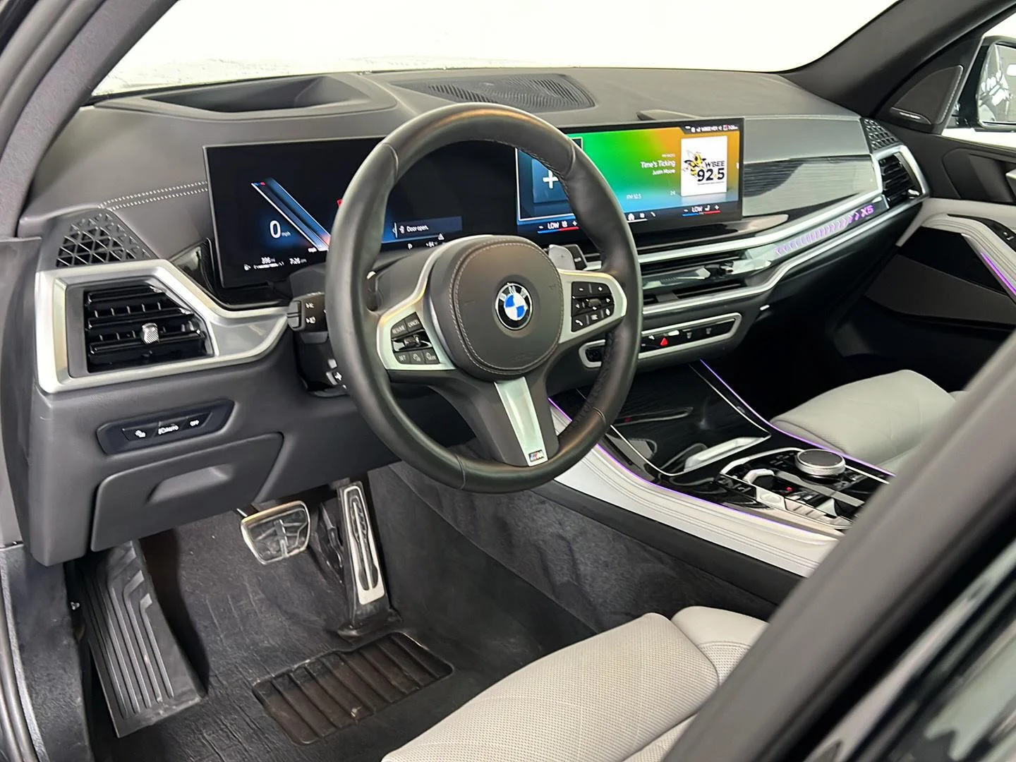 Used 2026 Black Sapphire Metallic BMW xDrive40i image 2