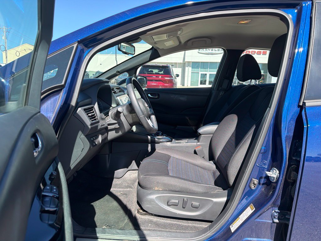 Used 2025 Blue Nissan SV Plus image 7