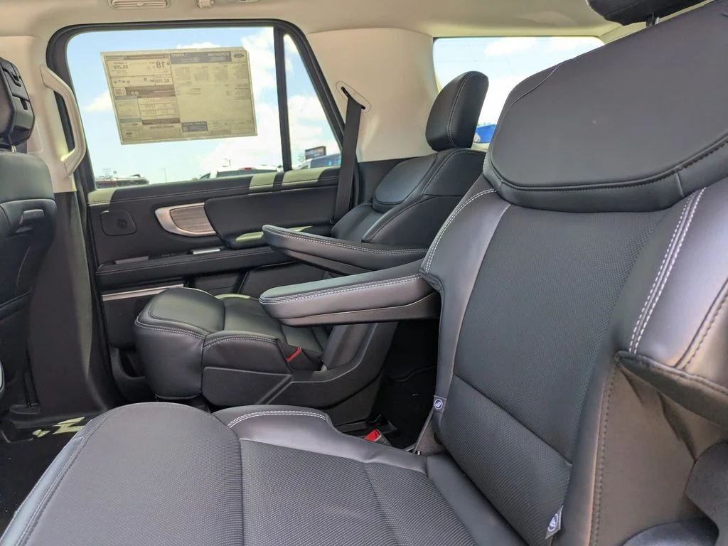 New 2026 Glacier Gray Metallic Tri-Coat Ford Platinum image 17