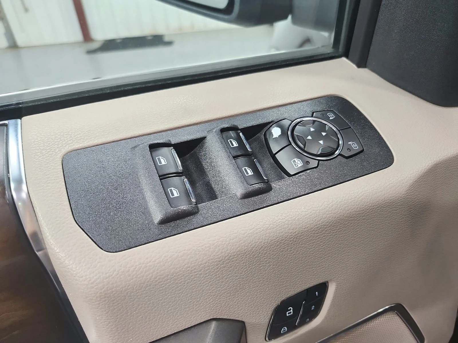 Used 2020 Black Ford Limited image 39