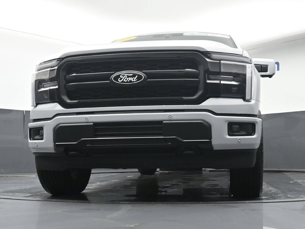 Used 2025 White Ford Lariat image 7