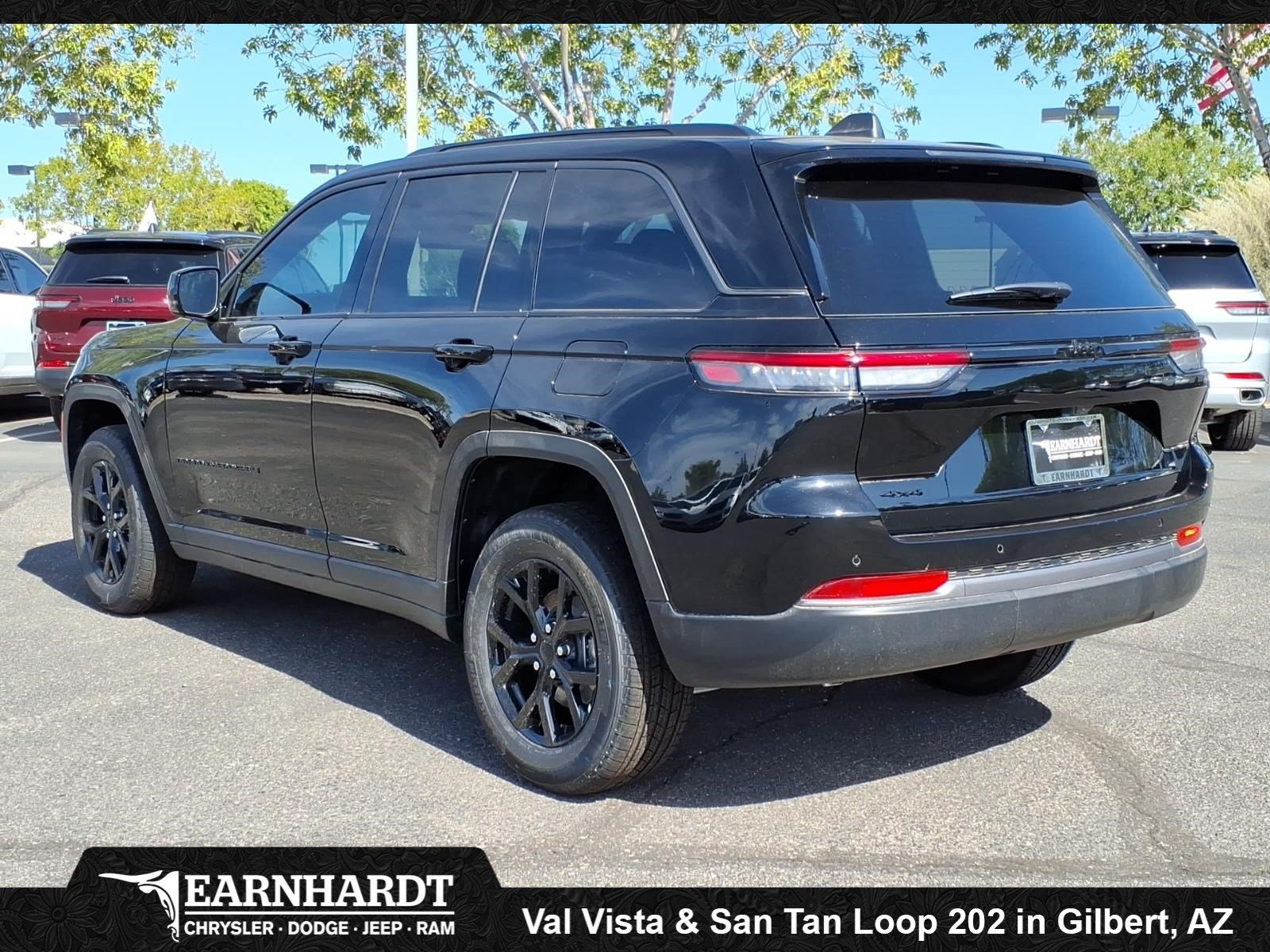 New 2026 Diamond Black Crystal Pearlcoat Jeep Laredo Altitude image 3
