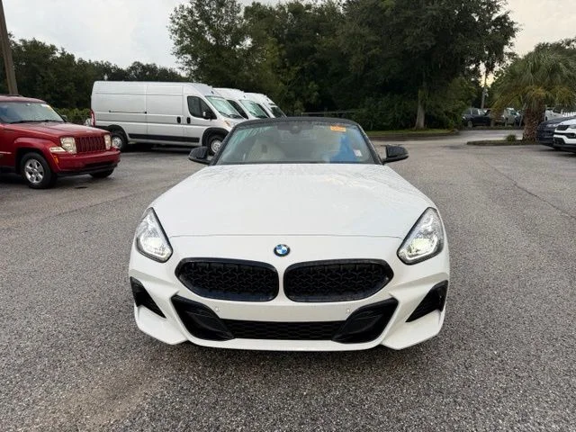 Used 2022 White BMW sDrive30i image 9