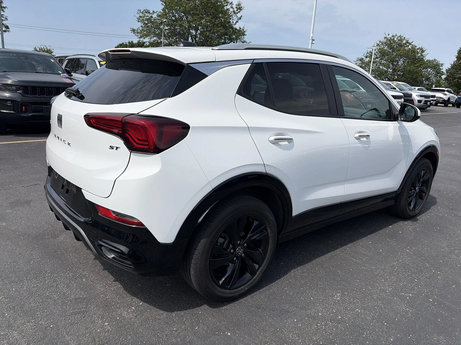 Used 2024 Summit White Buick Sport Touring image 7