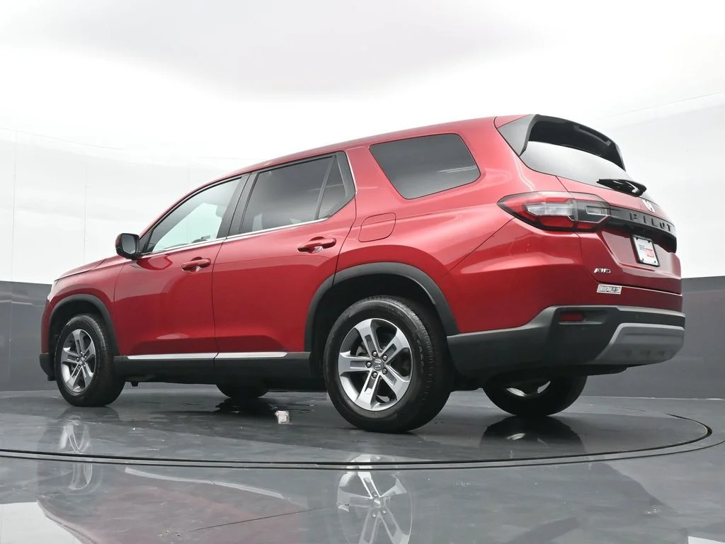Used 2023 Red Honda EX-L image 19