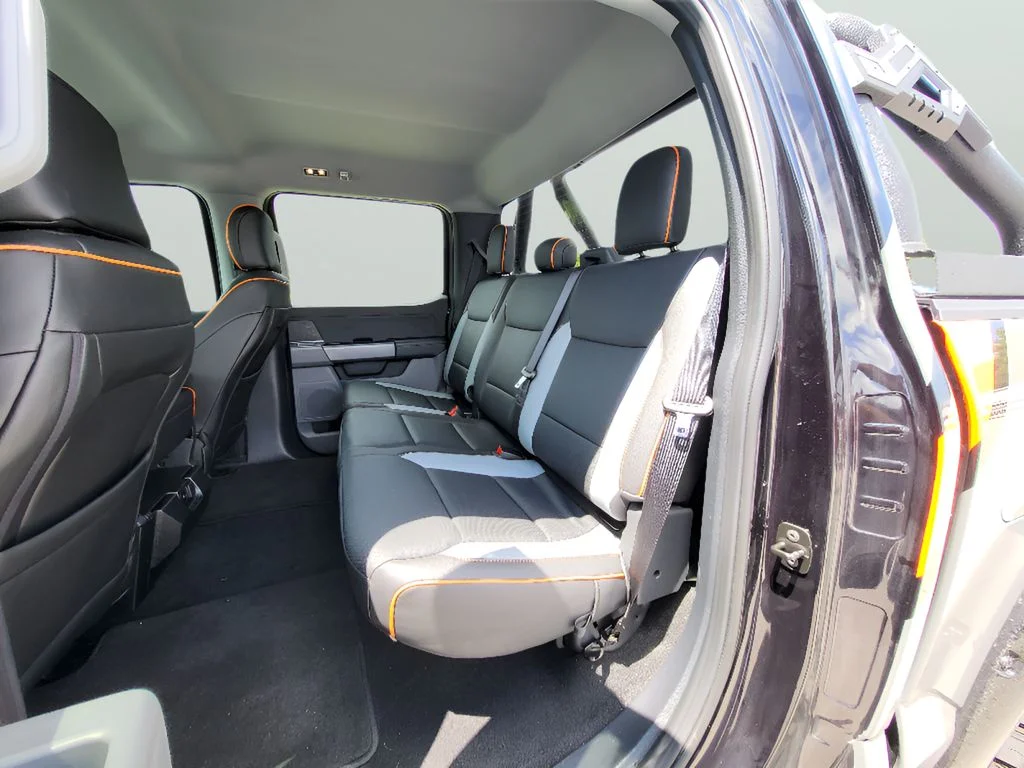 Used 2025 AGATE BLACK METALLIC Ford XLT image 23