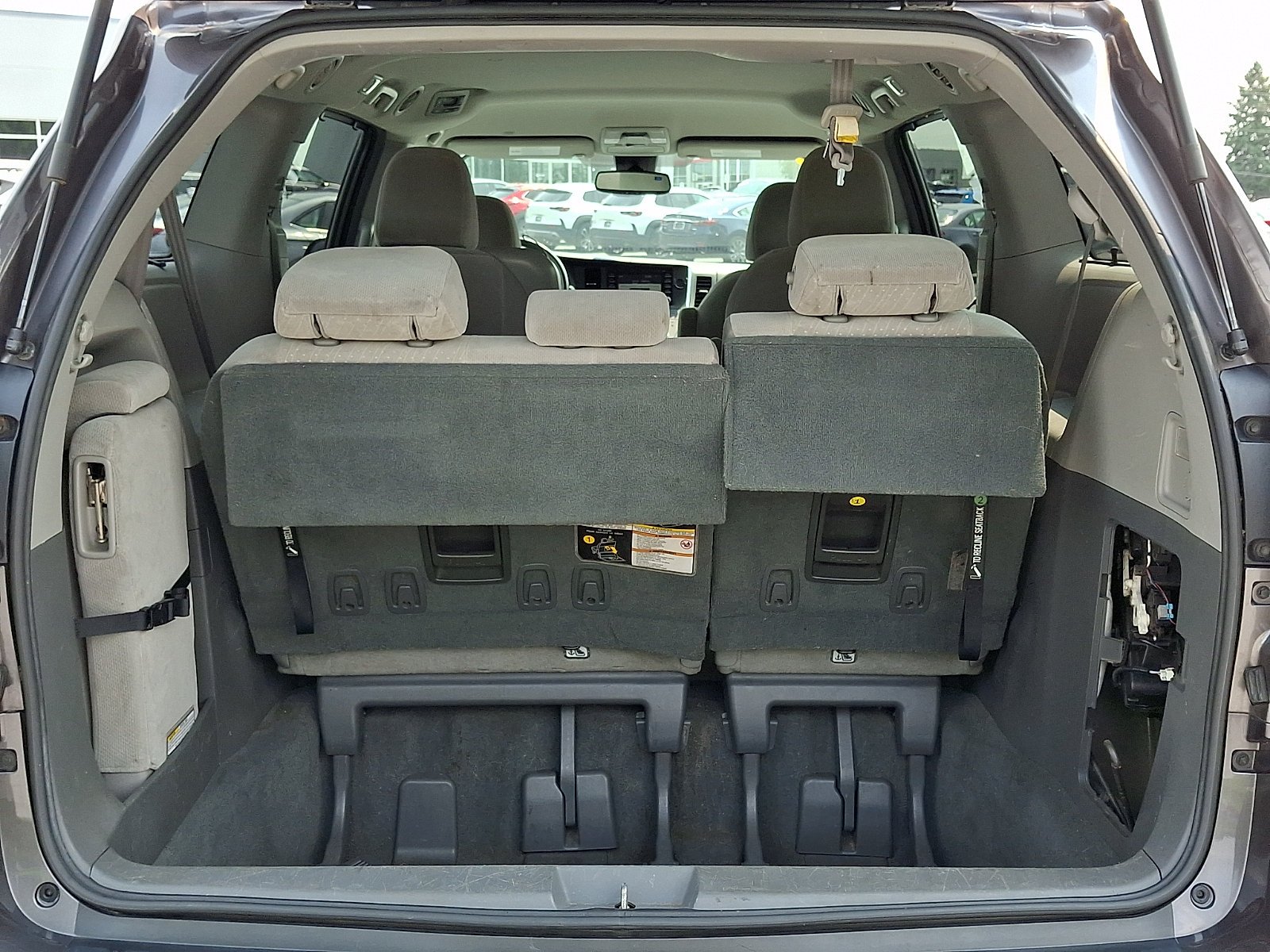 Used 2019 Predawn Gray Mica   1H1 Toyota LE Auto Access Seat image 29