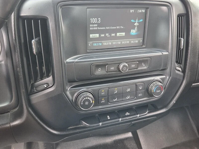 Used 2018 Summit White CHEVROLET WORK TRUCK image 17