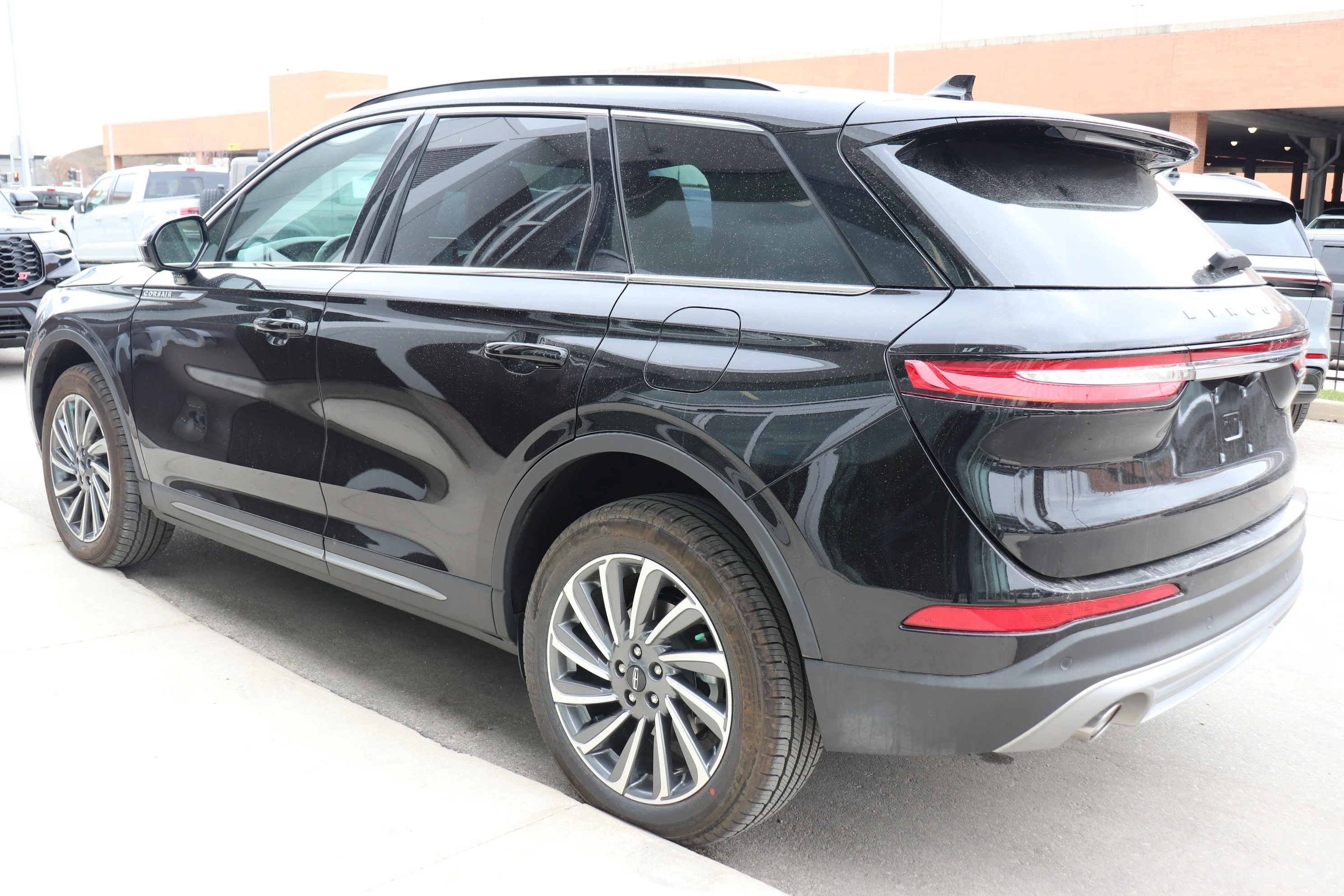 Used 2026 Black Lincoln Reserve image 4