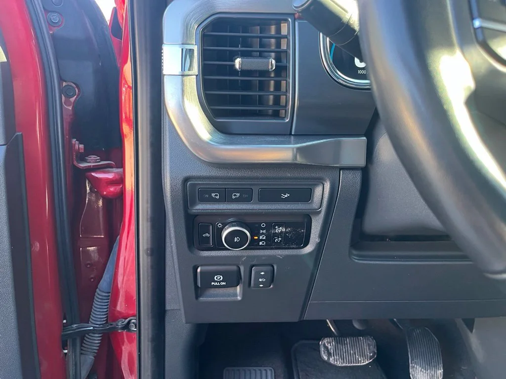 Used 2023 Red Metallic Ford Lariat image 22