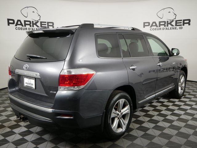 Used 2013 Magnetic Gray Metallic Toyota Limited image 5