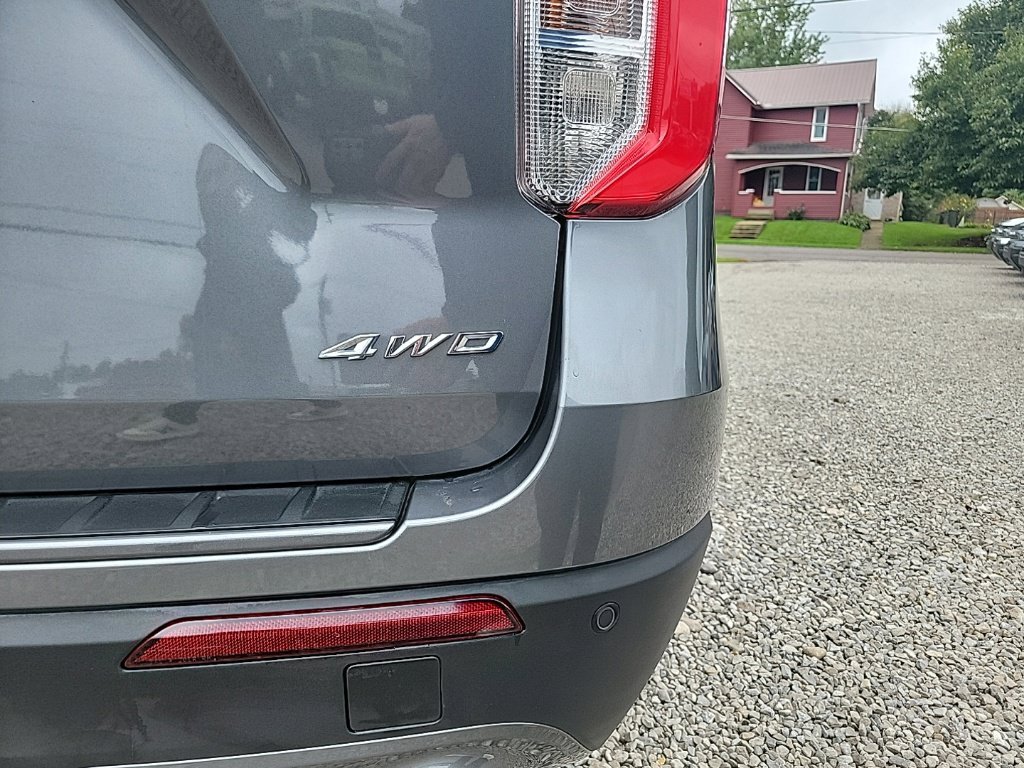 Used 2024 Gray Ford XLT image 11