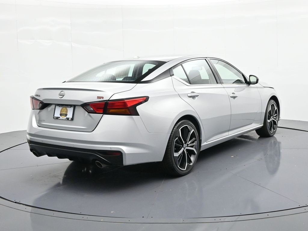 Used 2024 Brilliant Silver Metallic Nissan 2.5 SR Sedan image 6