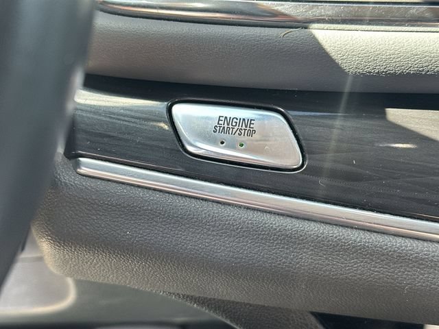 Used 2020 (Includes Satin Nickel lower exterior accent color.) Buick Essence image 19