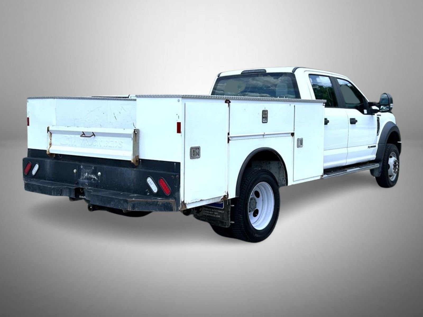 Used 2019 White Ford XL image 5