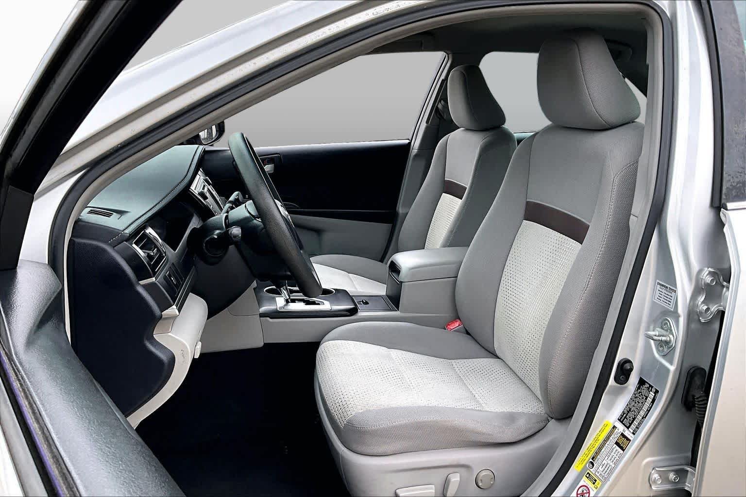 Used 2012 Classic Silver Metallic Toyota LE image 7