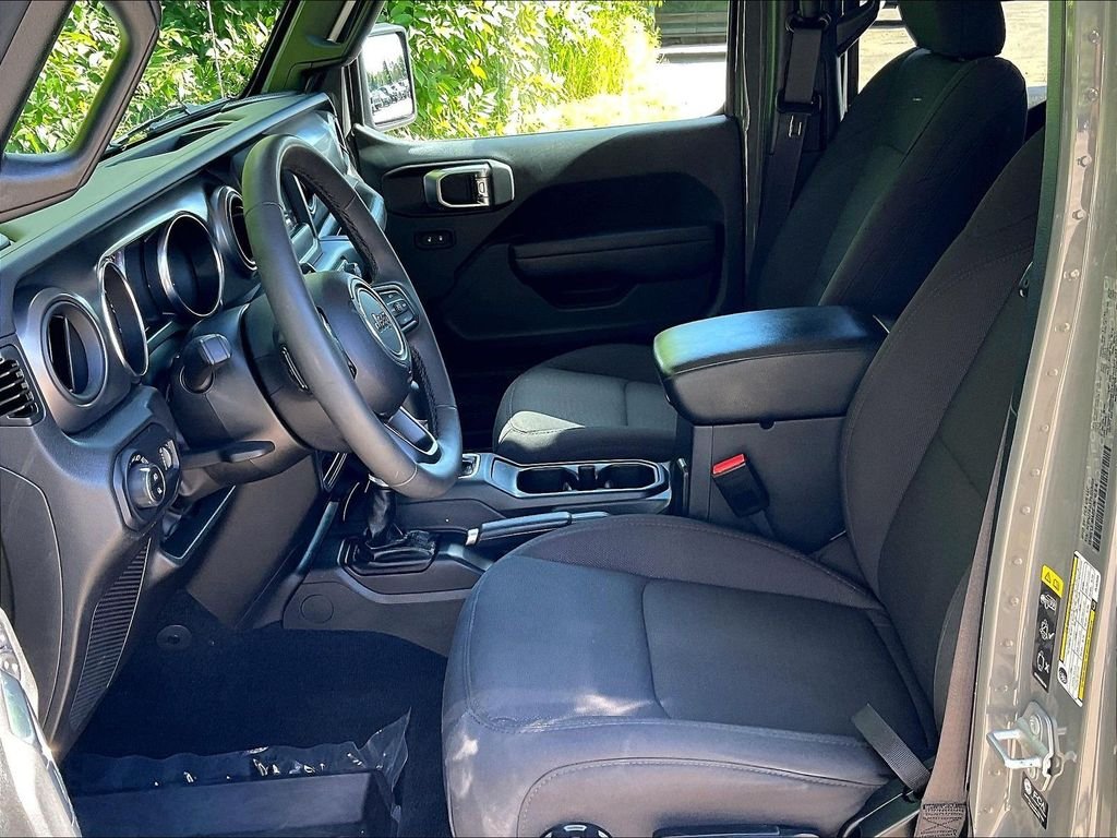 Used 2023 Gray Jeep Sport S image 10