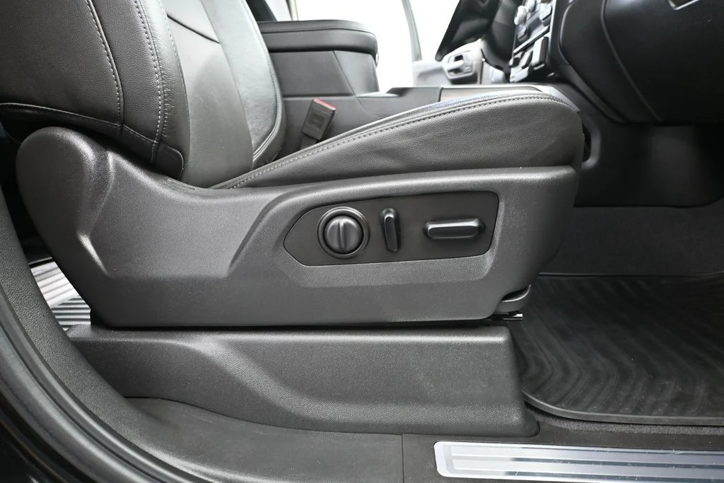 Used 2020 Black GMC SLT image 49