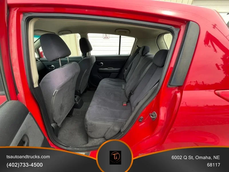 Used 2008 Red Nissan S Hatchback 4D image 15