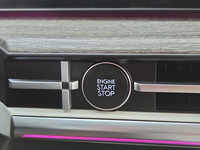 Used 2025 Shimmering Silver Hyundai Calligraphy image 20