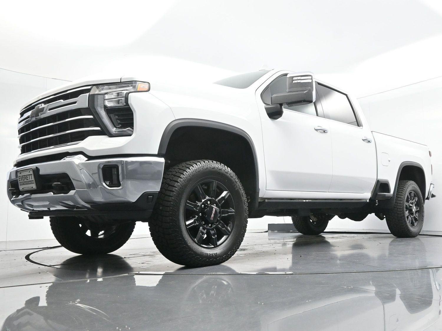 Used 2024 Summit White Chevrolet LTZ image 44