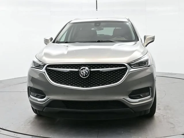 Used 2018 Includes Spectra Gray lower exterior accent color. Buick Avenir image 2