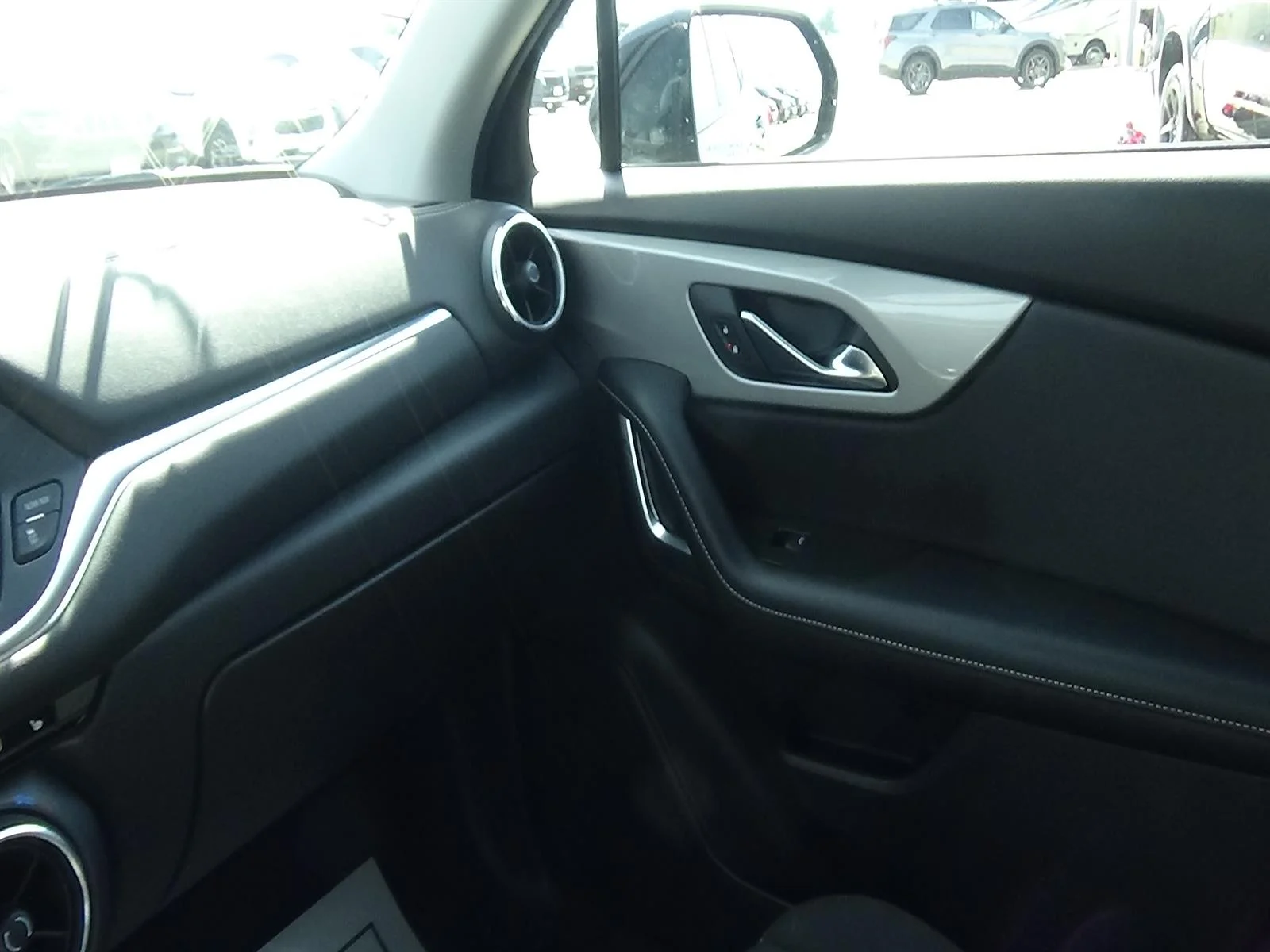 Used 2025 Black (gba) Chevrolet LT image 31
