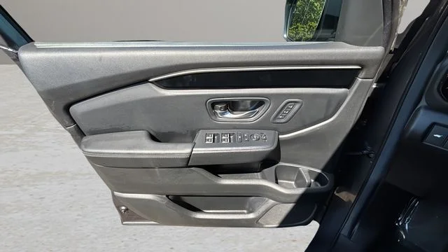 Used 2025  Honda Touring image 17