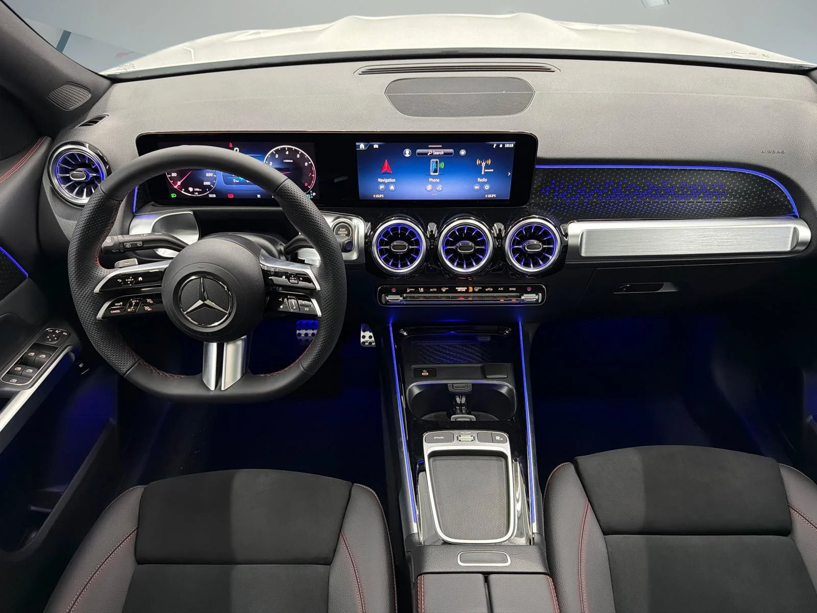 Used 2026 White Mercedes-Benz GLB 250 image 21