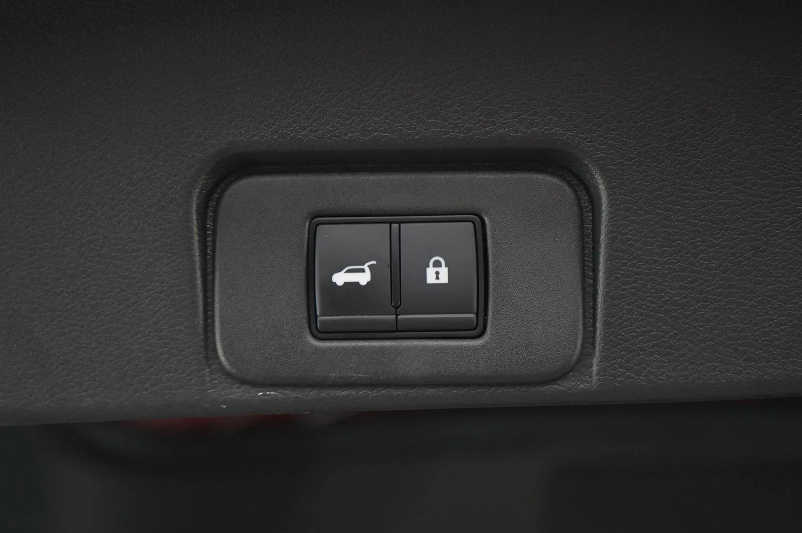 Used 2023 Scarlet Ember Tintcoat Nissan Platinum image 18
