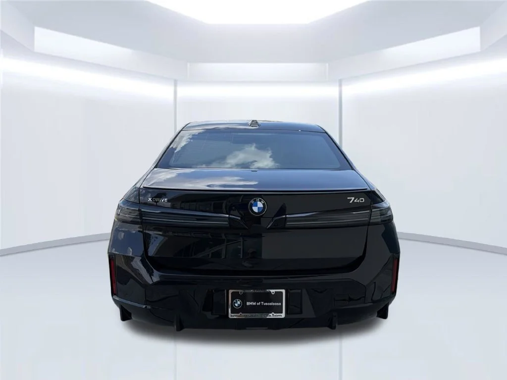 New 2027 Black BMW 740 xDrive image 5