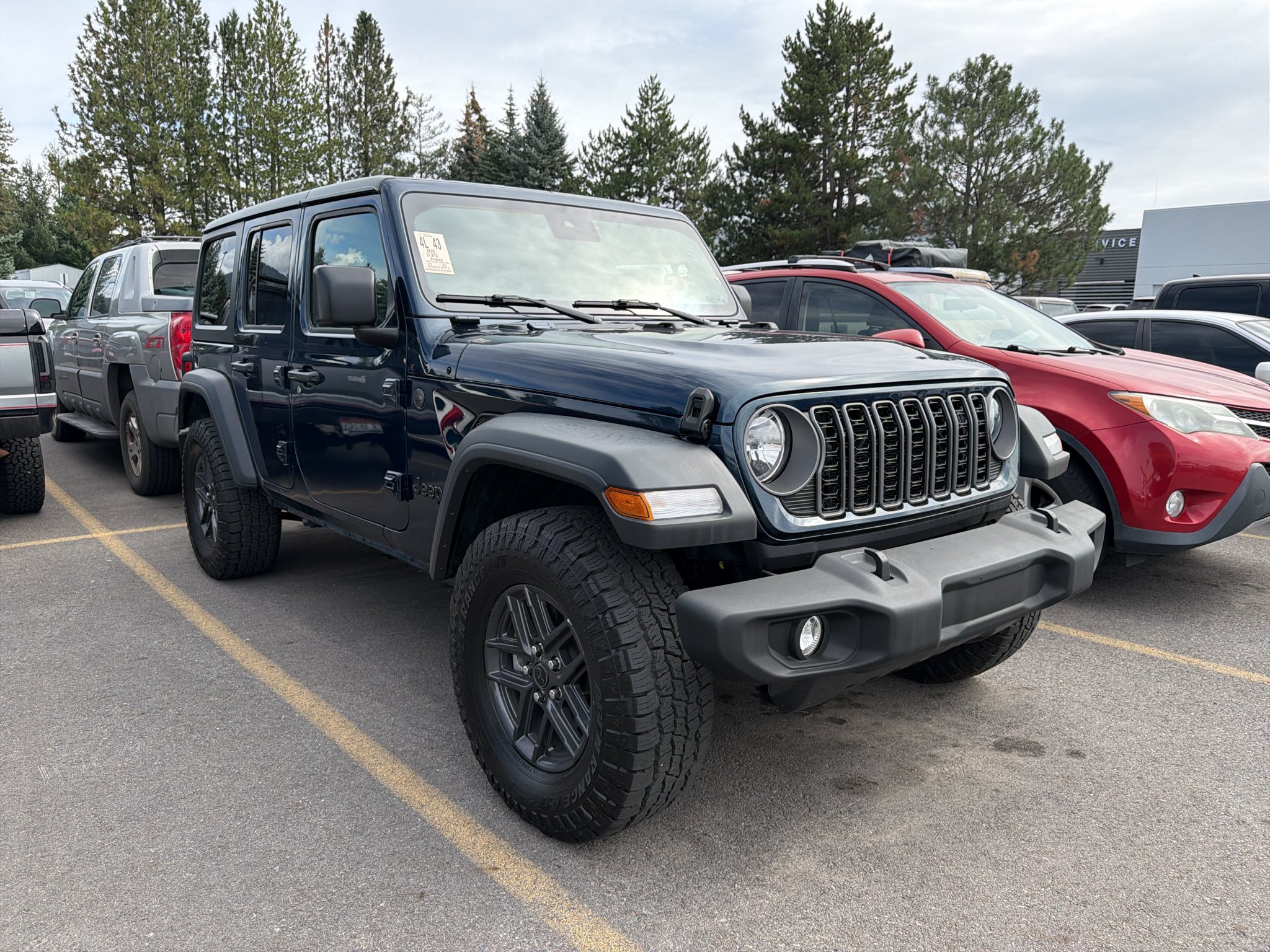 Used 2025 Fathom Blue Pearlcoat Jeep Sport S image 3