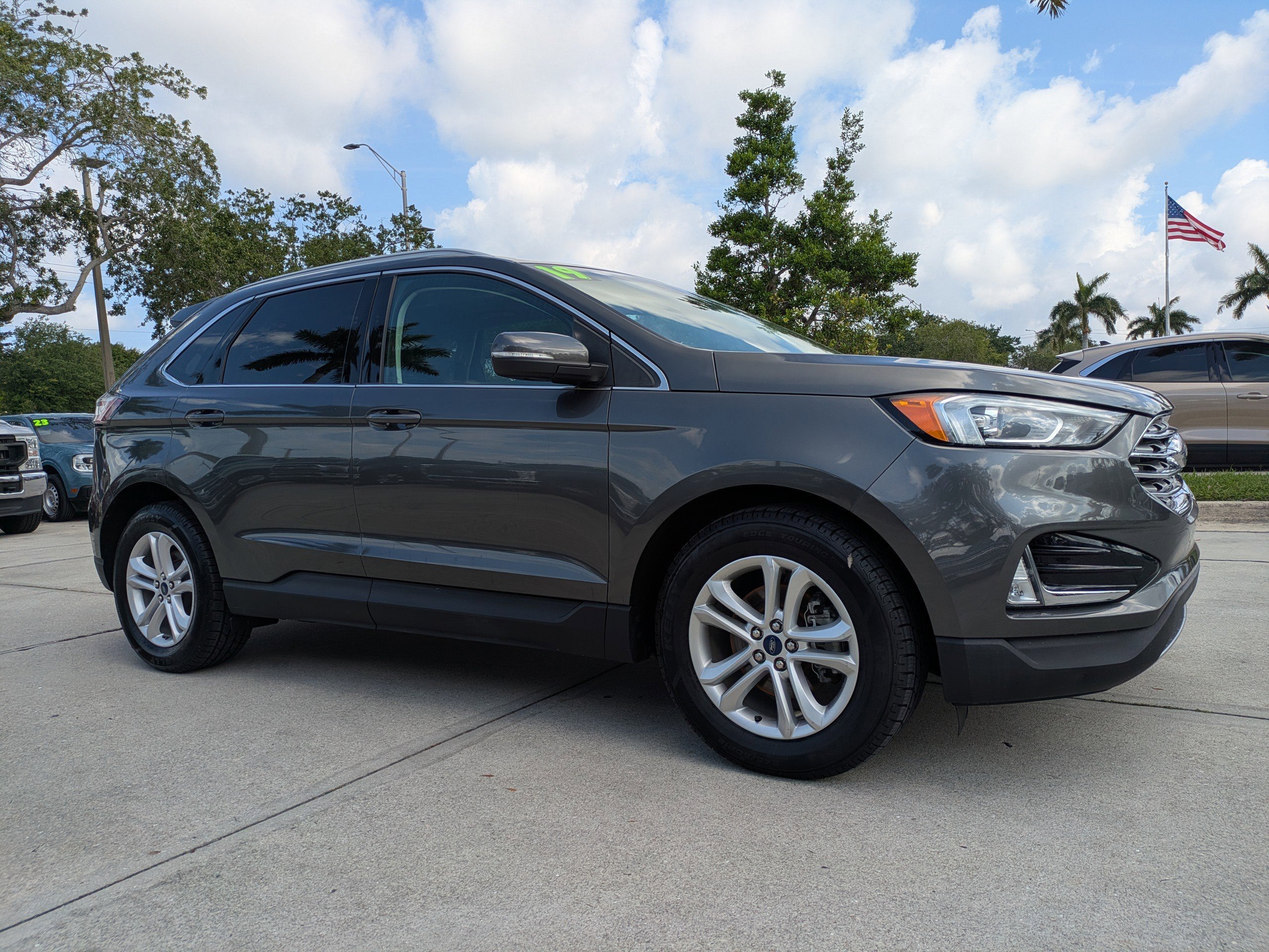2019 Ford Edge SEL's photo