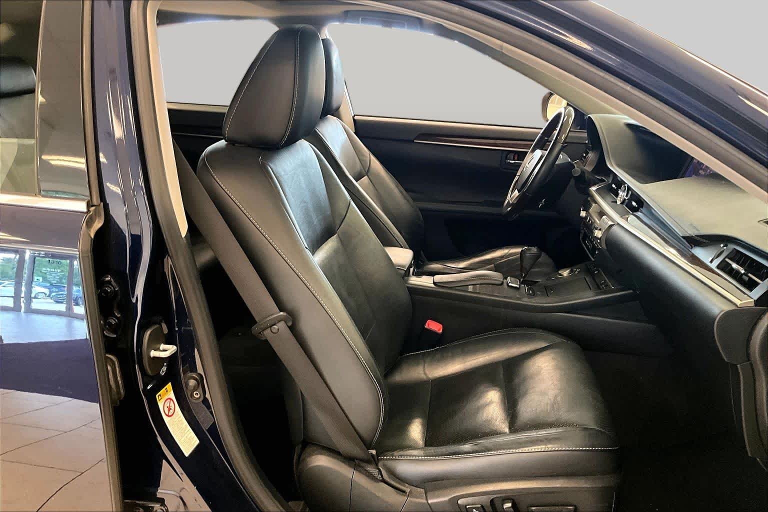 Used 2015 Deep Sea Mica Lexus  image 8