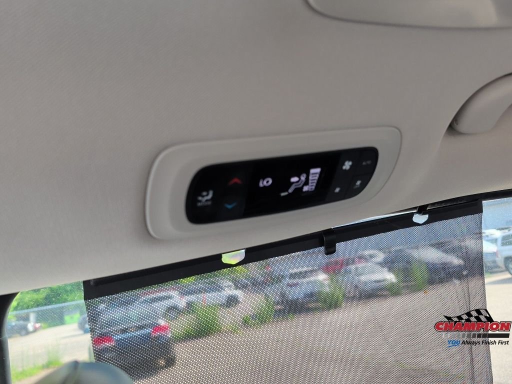 Used 2024 Black Chrysler Touring L image 22