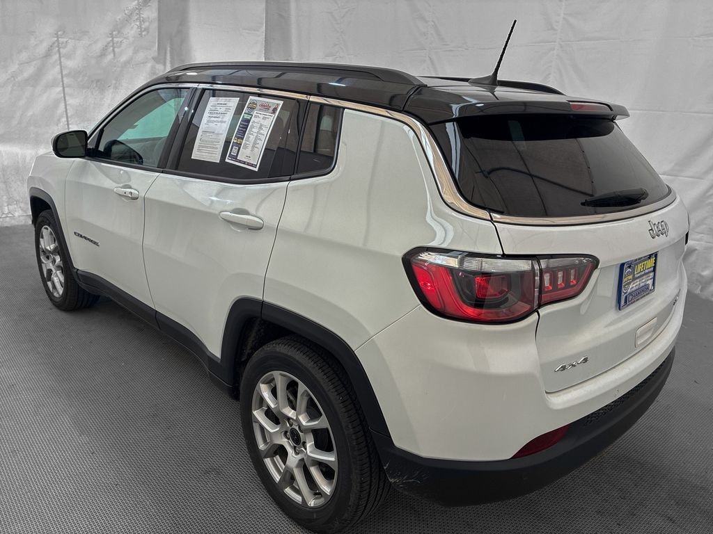 Used 2025 White Jeep Limited image 5