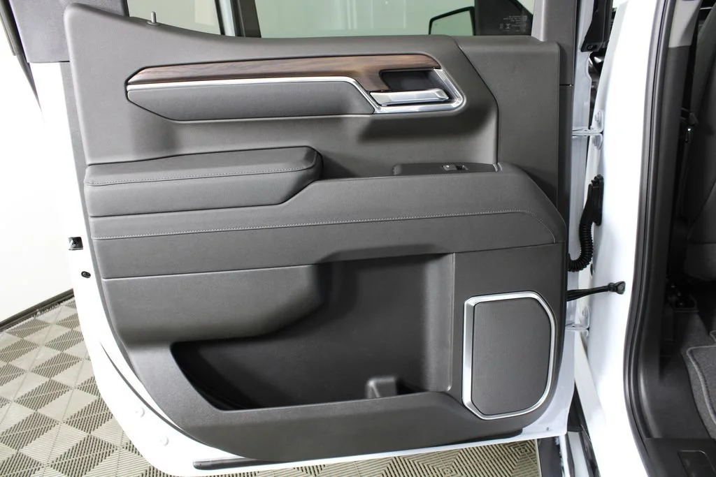 2026 GMC Sierra 1500 SLT - Photo 11