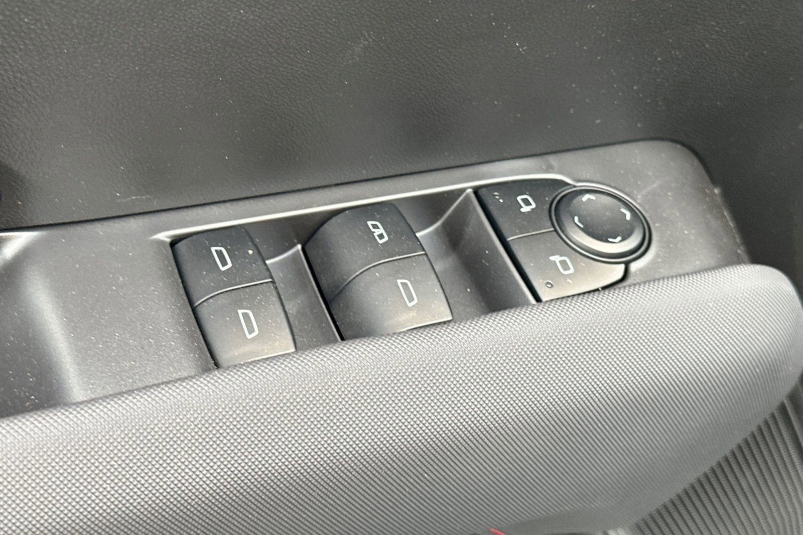 2025 Chevrolet Colorado Z71 - Photo 12