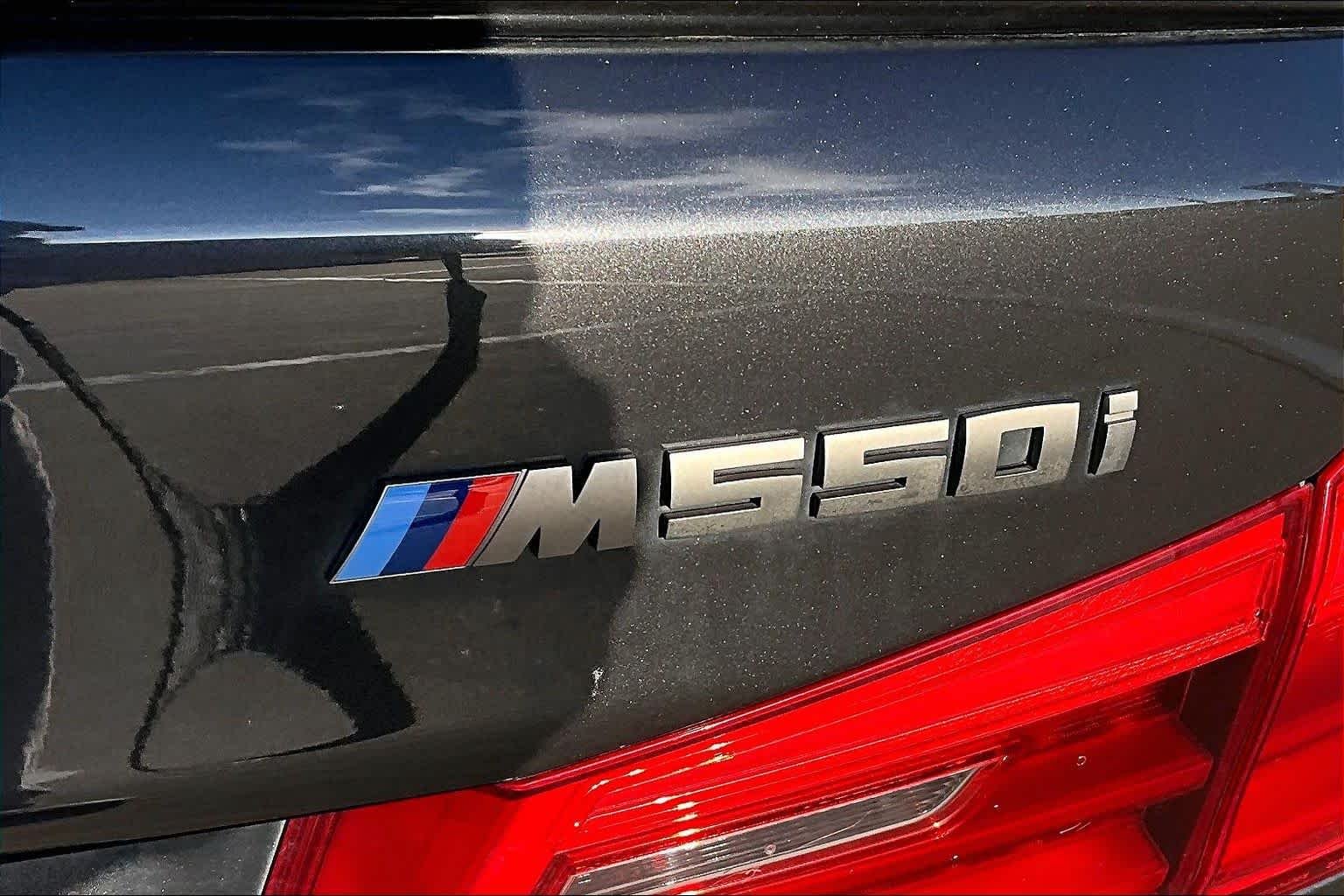 Used 2020 Dark Graphite Metallic BMW M550i xDrive image 10