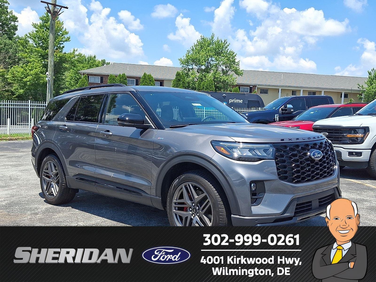 New 2026 Carbonized Gray Metallic Ford ST-Line image 1