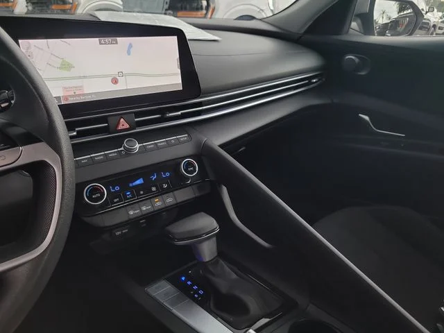 Used 2024  Hyundai SEL image 20