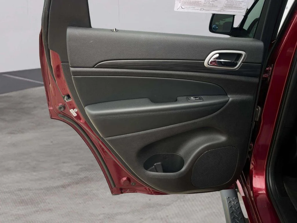 Used 2021 Velvet Red Pearlcoat Jeep Altitude image 26