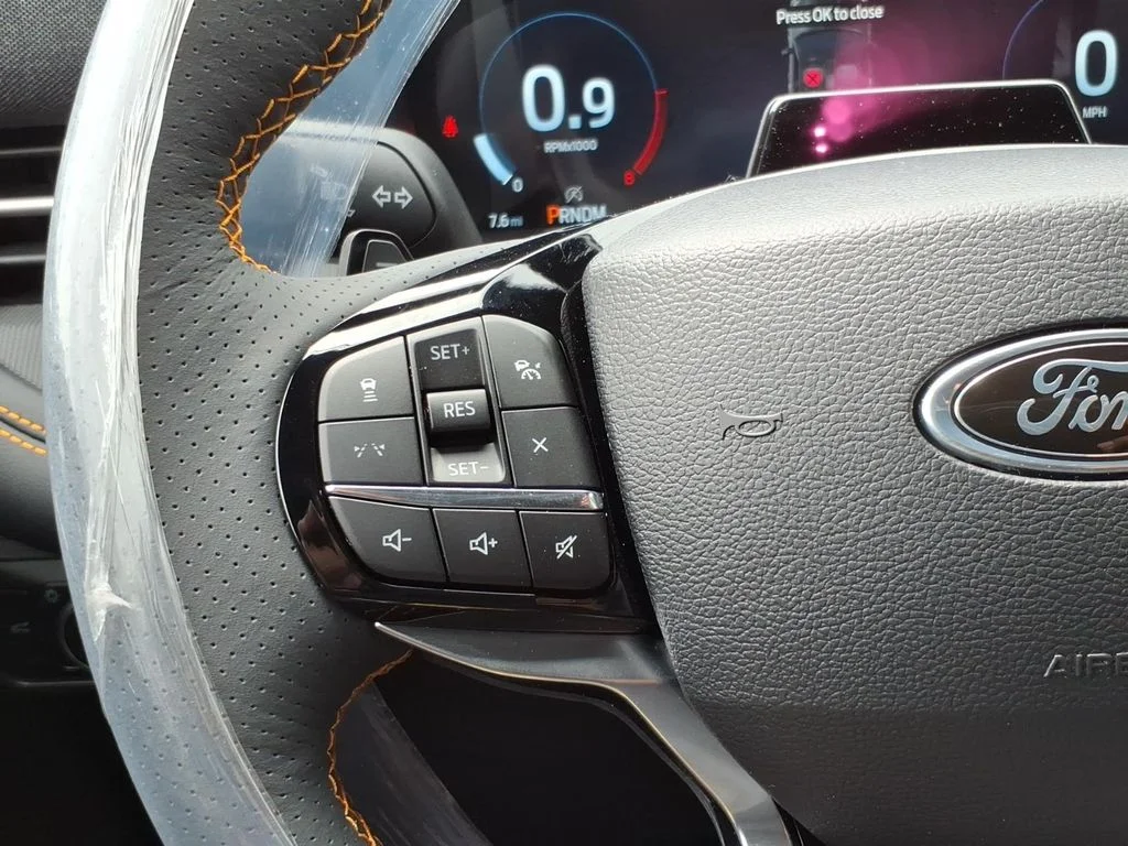 New 2026 Carbonized Gray Metallic Ford Tremor® image 16