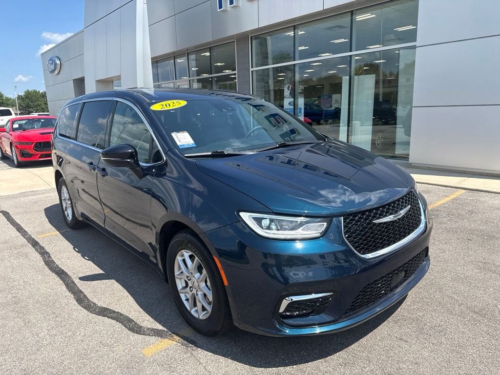 2025 Chrysler Pacifica