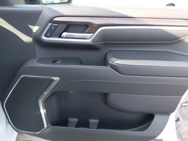 Used 2024 White Chevrolet LT image 29