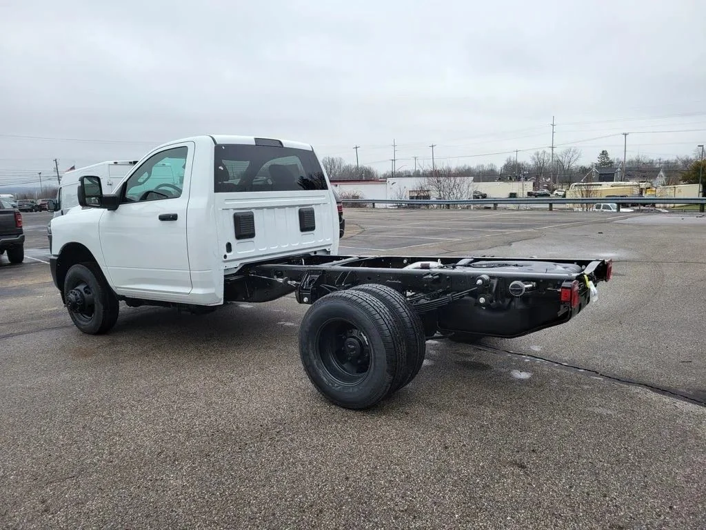 2026 RAM 3500 Chassis Tradesman - Photo 8
