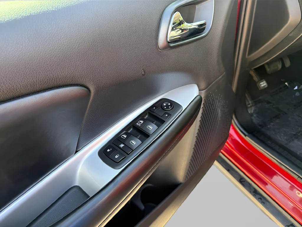 Used 2020 Red Dodge SE image 23