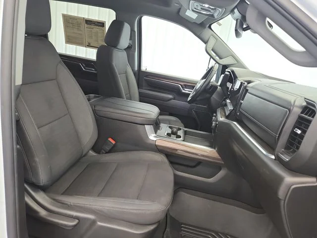 Used 2025 White Chevrolet LT image 39